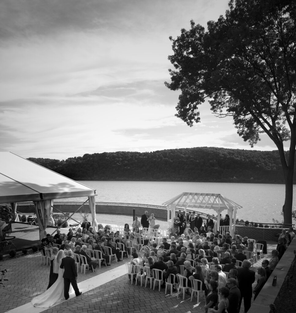 How to Handle Wedding-Day Anxiety